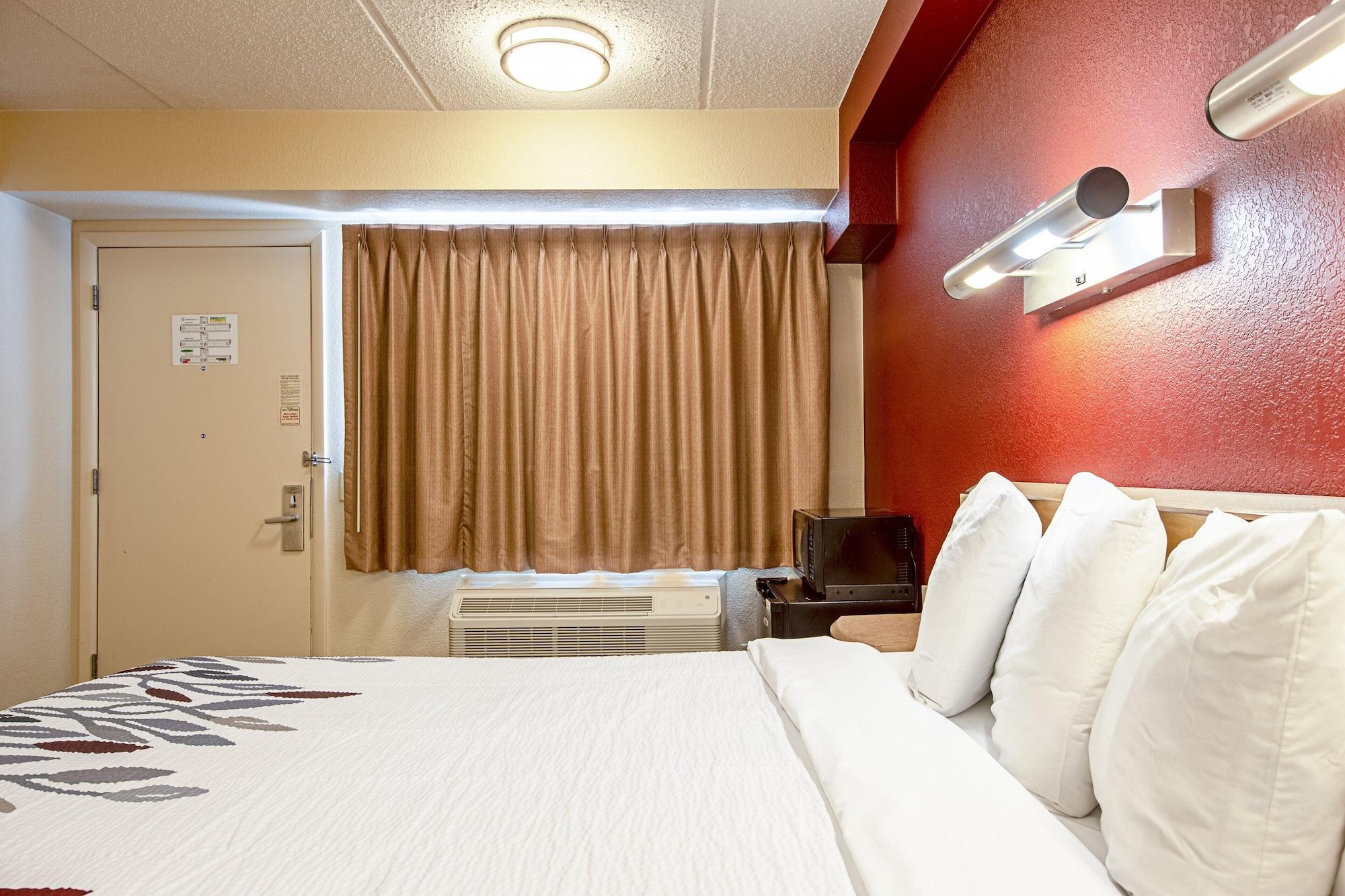 Red Roof Inn Boston - Southborough/Worcester Exterior photo